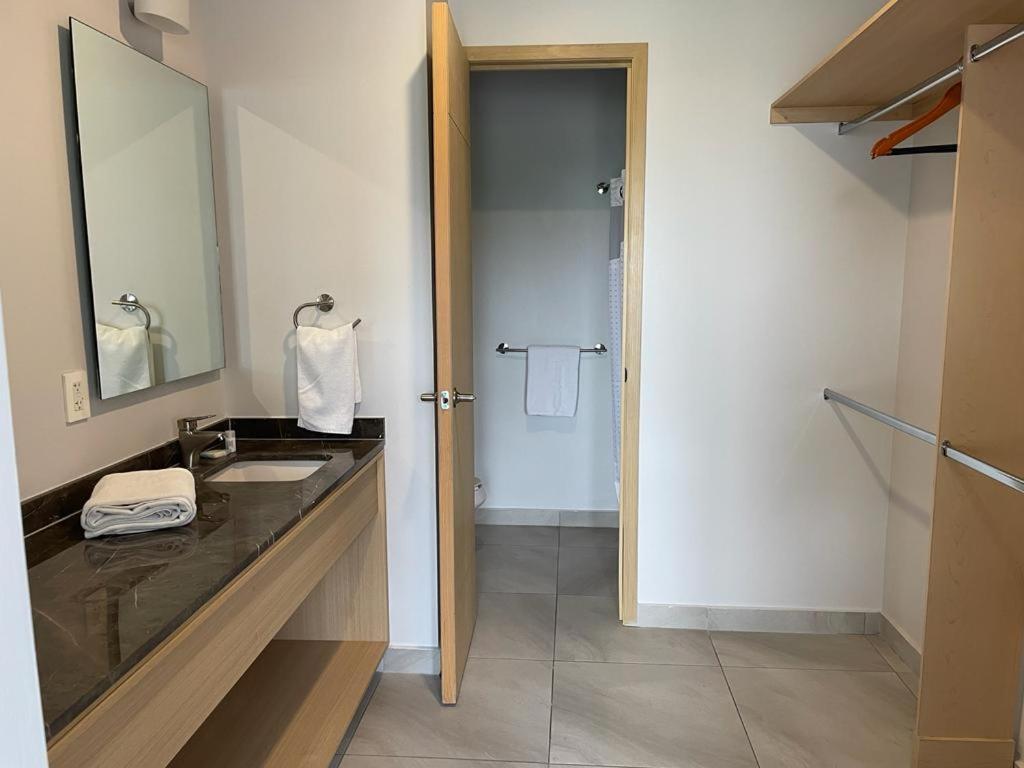 Livup Suites En Zona Iteso Zapopan Ngoại thất bức ảnh
